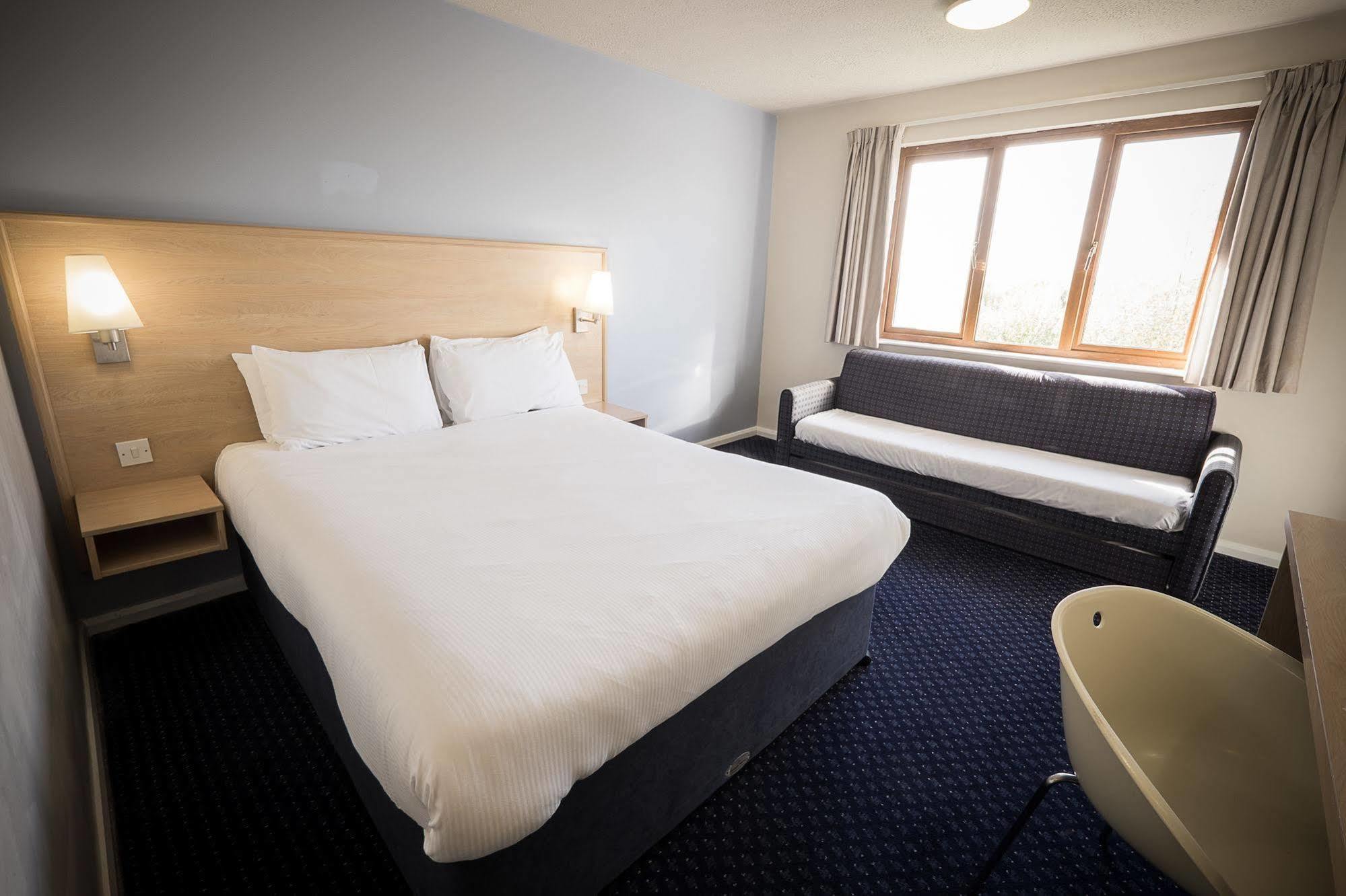 Travelodge 3*